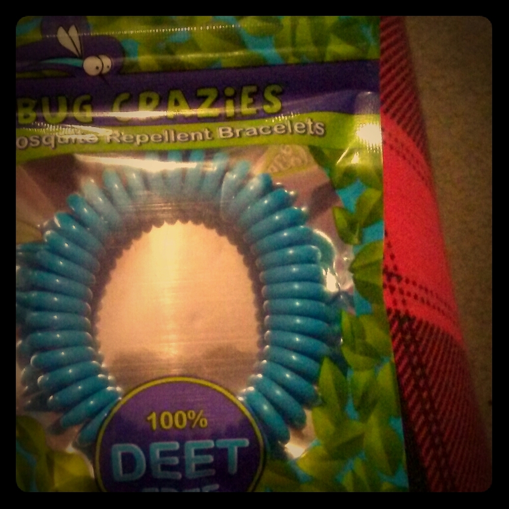 Mosquito repellent bracelet